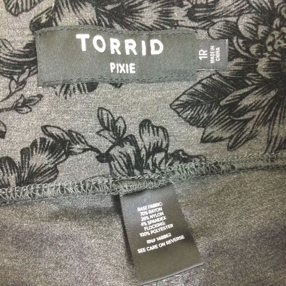 Torrid Pixie Pixie Skinny Luxe Ponte High-Rise Flocked Print Pants Plus 1X - Picture 8 of 9